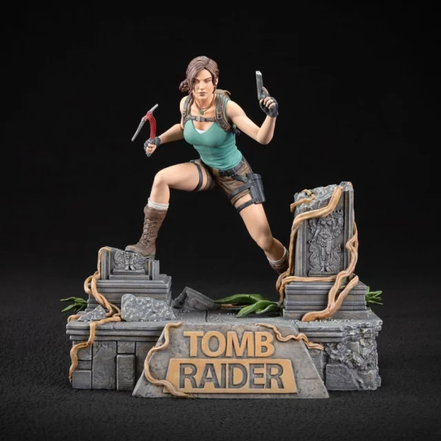Figur Tomb Raider - Lara Croft (Dark Horse) (beschädigte Verpackung)