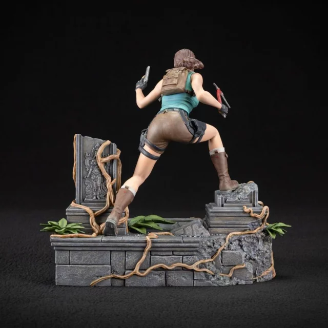 Figur Tomb Raider - Lara Croft (Dark Horse) (beschädigte Verpackung)