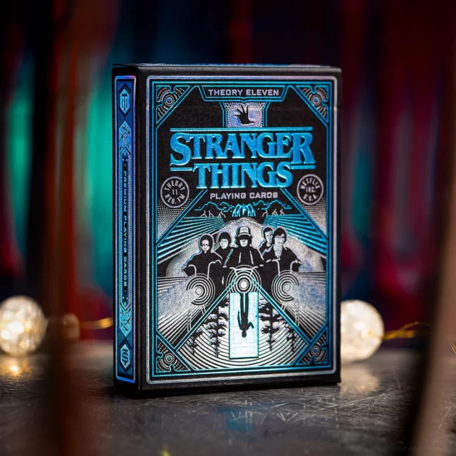 Spielkarten Stranger Things - Boxed Set (3 Decks) (beschädigte Verpackung)