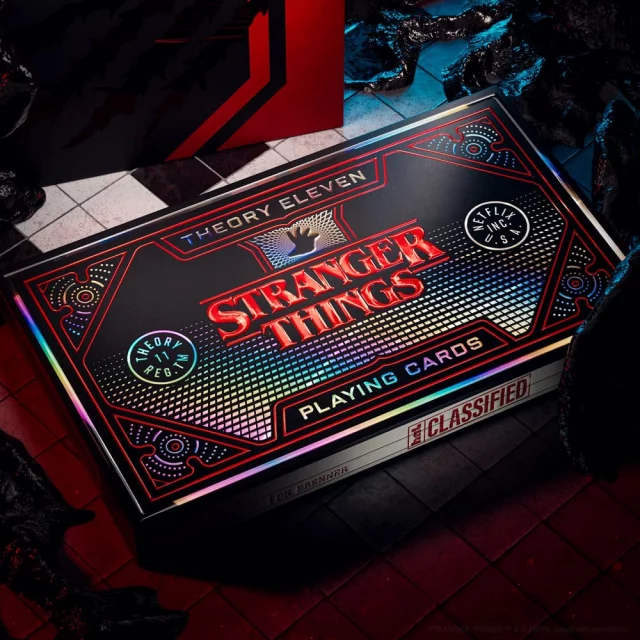 Spielkarten Stranger Things - Boxed Set (3 Decks) (beschädigte Verpackung)