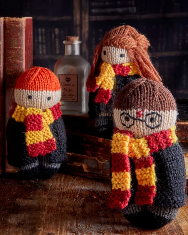 Buch Harry Potter - Knitting Magic: More Patterns From Hogwarts and Beyond Vol. 2 ENG - Artbook