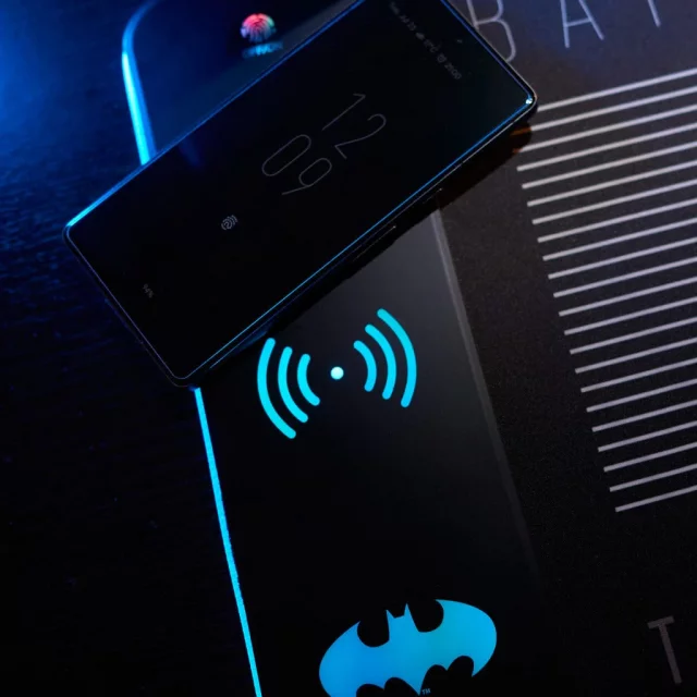Mauspad Batman - Mauspad mit drahtlosem Ladegerät und RGB-Beleuchtung (Numskull) - DC Comics