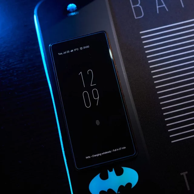 Mauspad Batman - Mauspad mit drahtlosem Ladegerät und RGB-Beleuchtung (Numskull) - Ladegerät