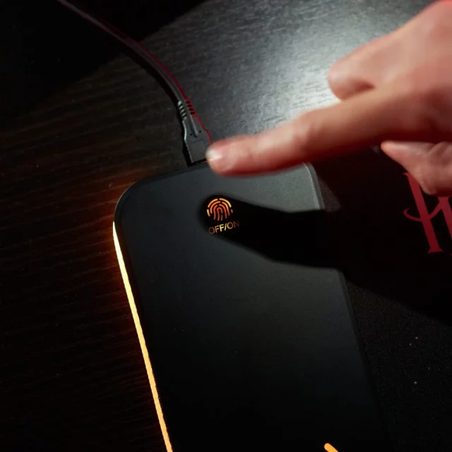 Mauspad Harry Potter - Mauspad mit drahtlosem Ladegerät und RGB-Beleuchtung (Numskull) - Ladegerät