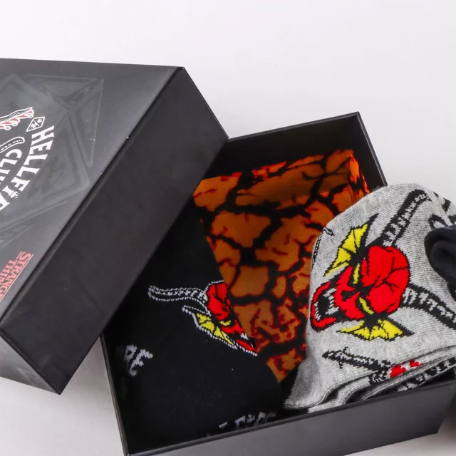 Socken Stranger Things - Hellfire Club (Größe 38/45) (3 Paar)