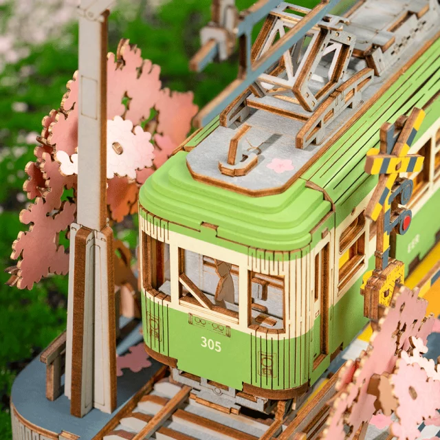 Bausatz - Sakura Journey Straßenbahn (aus Holz) - Robotime