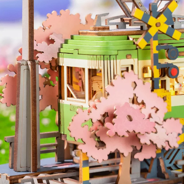 Bausatz - Sakura Journey Straßenbahn (aus Holz) - Robotime