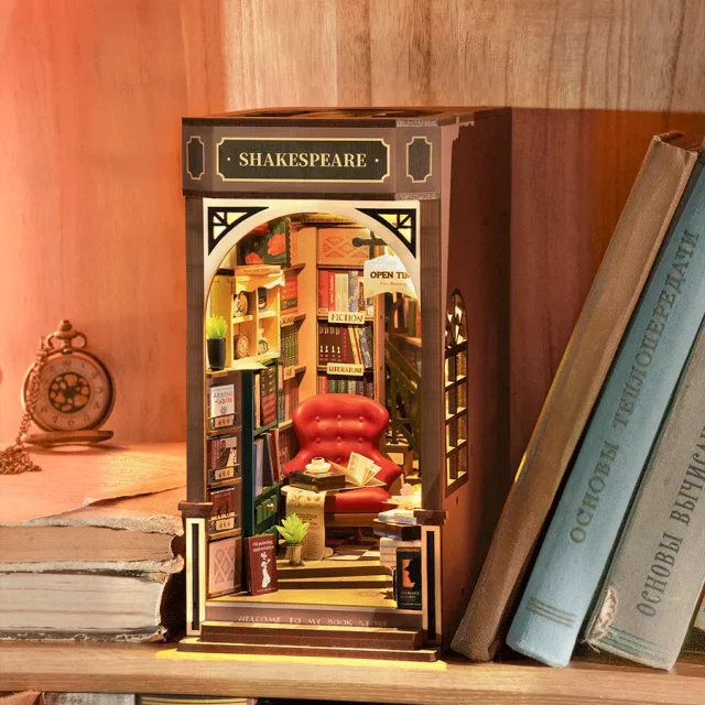 Bausatz- Buchstütze Bookstore (aus Holz) - Aus Holz