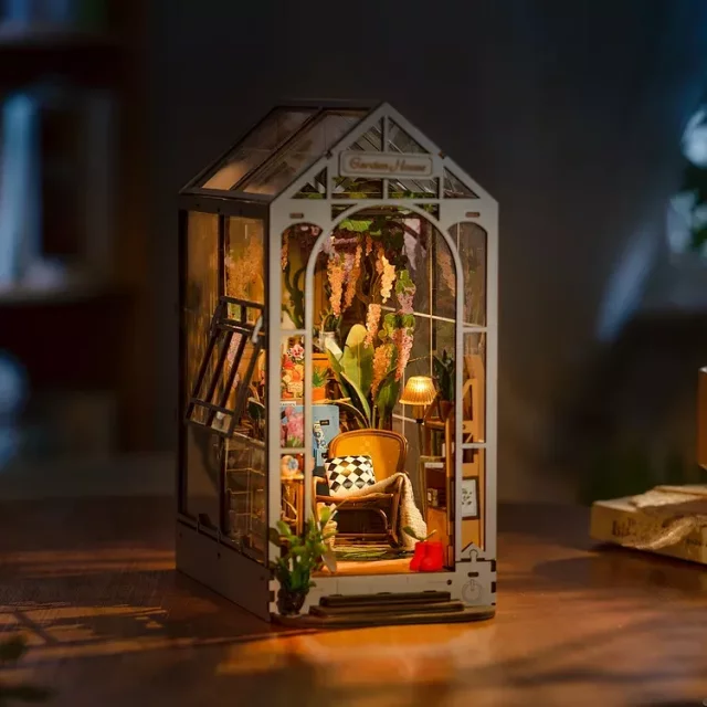Baukasten Gartenhaus Buchstütze (Holz) - Lesezeichen