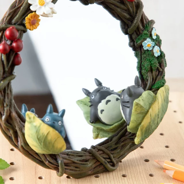 Spiegel Ghibli - Flowers Garland Totoro (My Neighbor Totoro) - Poster