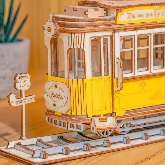 Bausatz - Straßenbahn (aus Holz) - Aus Holz