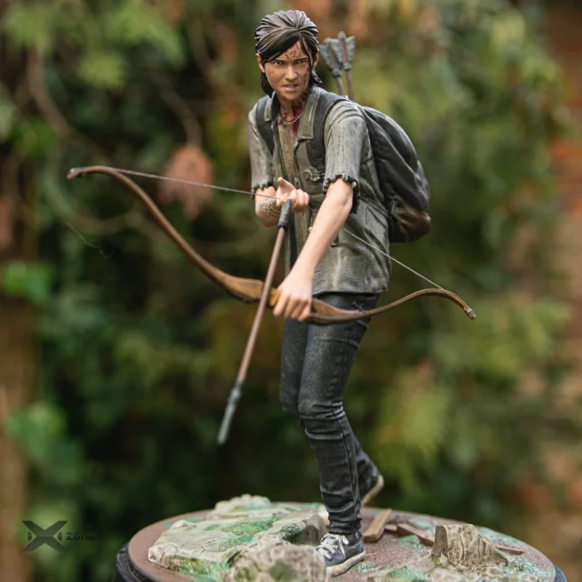 Figur The Last of Us Part II - Ellie With Bow (beschädigte Verpackung)