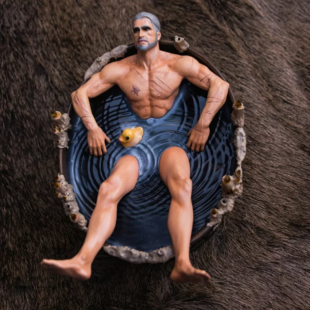 Figurka Zaklínač - Geralt v kádi (Dark Horse) - poškozený obal
