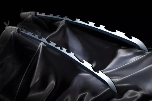Replik eines Schwertes Demon Slayer: Kimetsu no Yaiba - Nichirin Swords 1/1 (Inosuke) - Replik Waffe