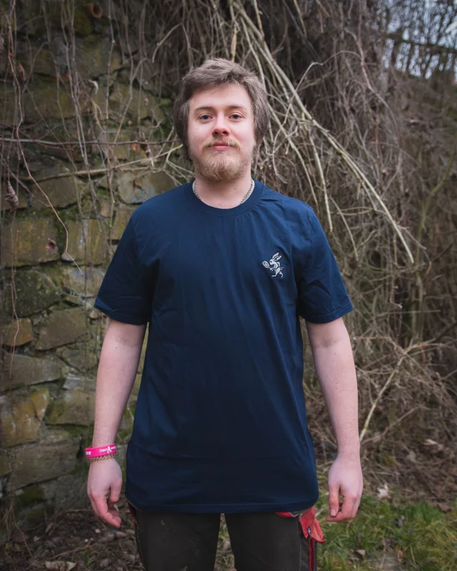 T-Shirt Kingdom Come: Deliverance II - Such-Hase (Stickerei) - Xzone Originals